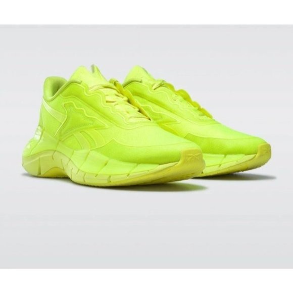 REEBOK X VICTORIA BECKHAM Zig Kinetica Sneaker in Solar Yellow - Picture 4 of 11